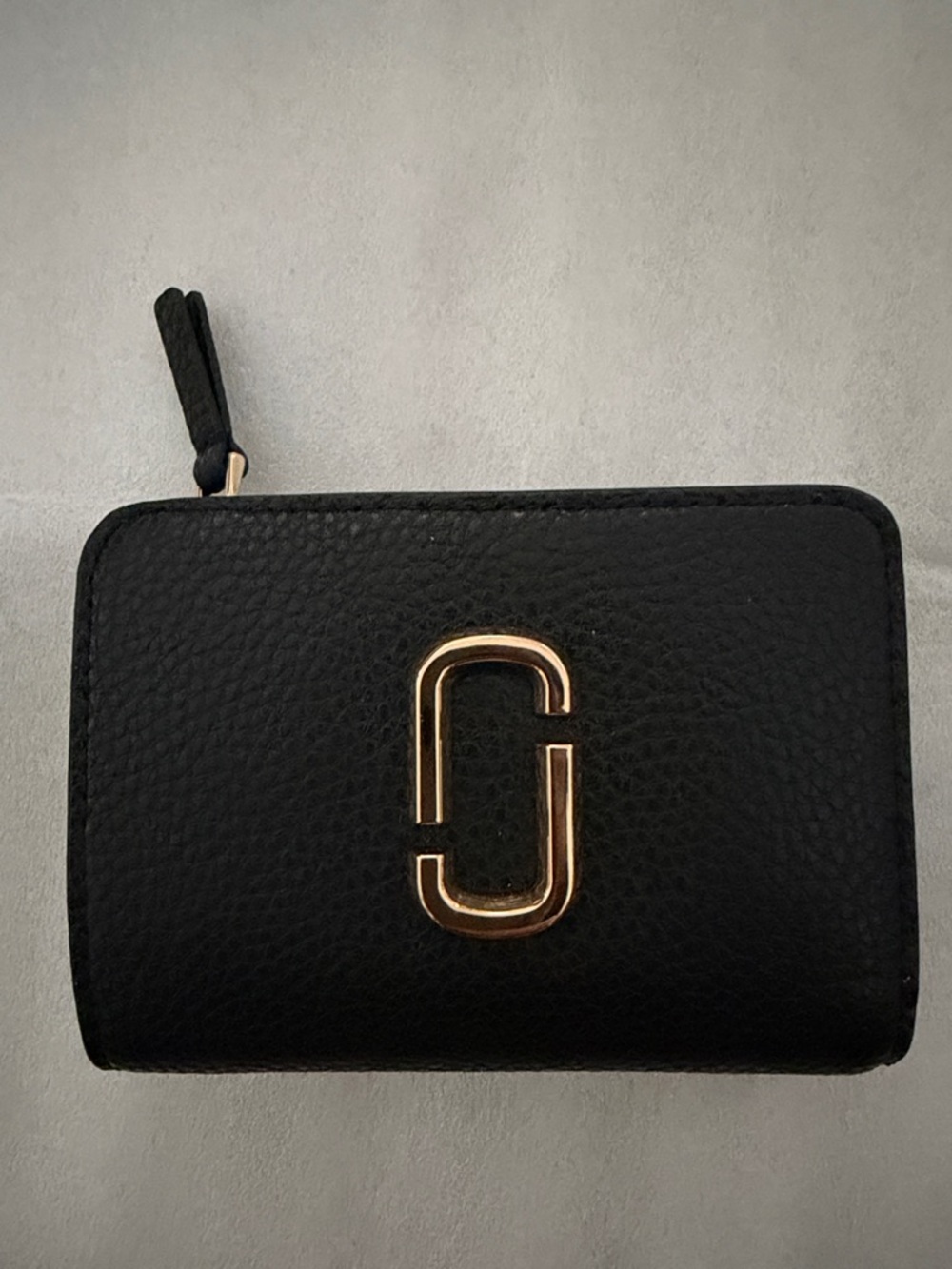 Marc Jacobs Black Pebbled Zip Wallet with 6 credit card slots and one bill fold - Picture 6 of 6